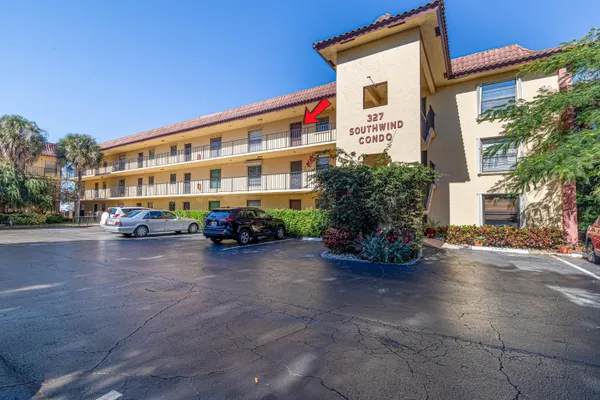 $1,900 | 327 Southwind Drive, Unit 302, North Palm Beach, FL 33408