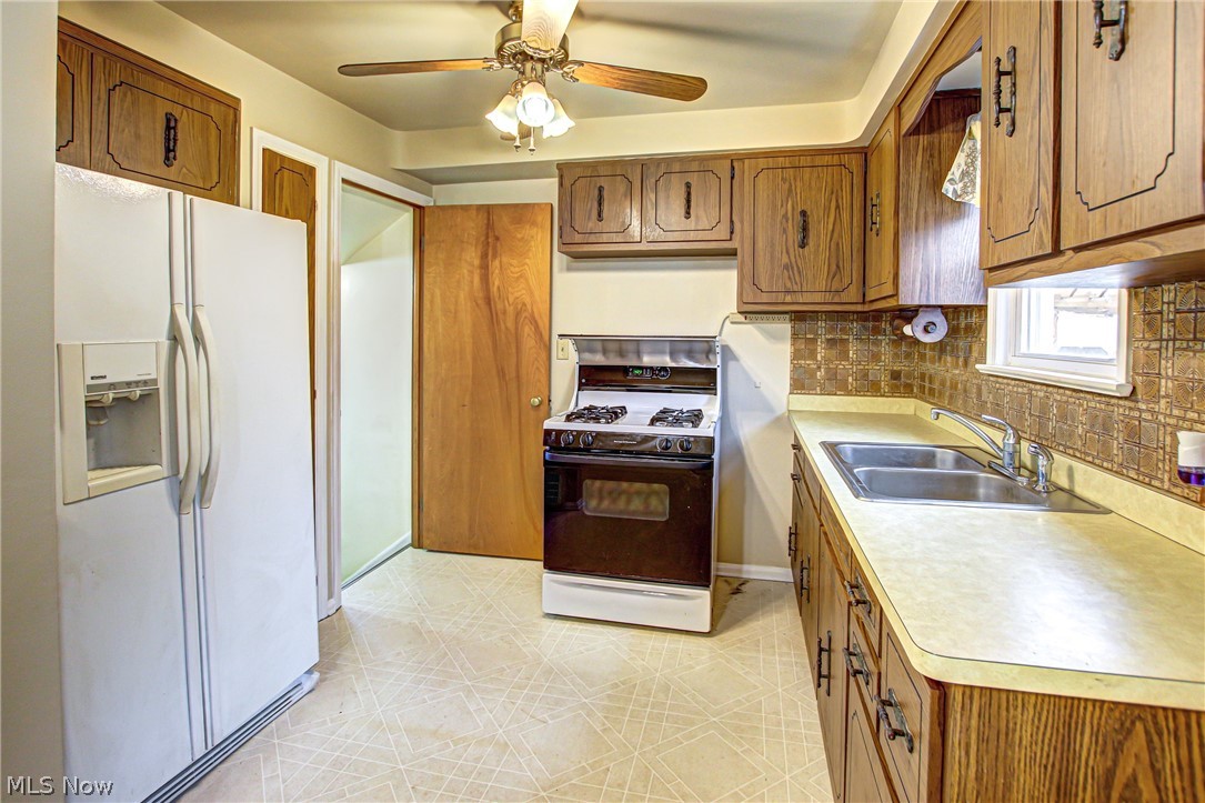 6017 Ackley Road Parma, OH 44129 - Photo 3 of 33 Gallery Image 3