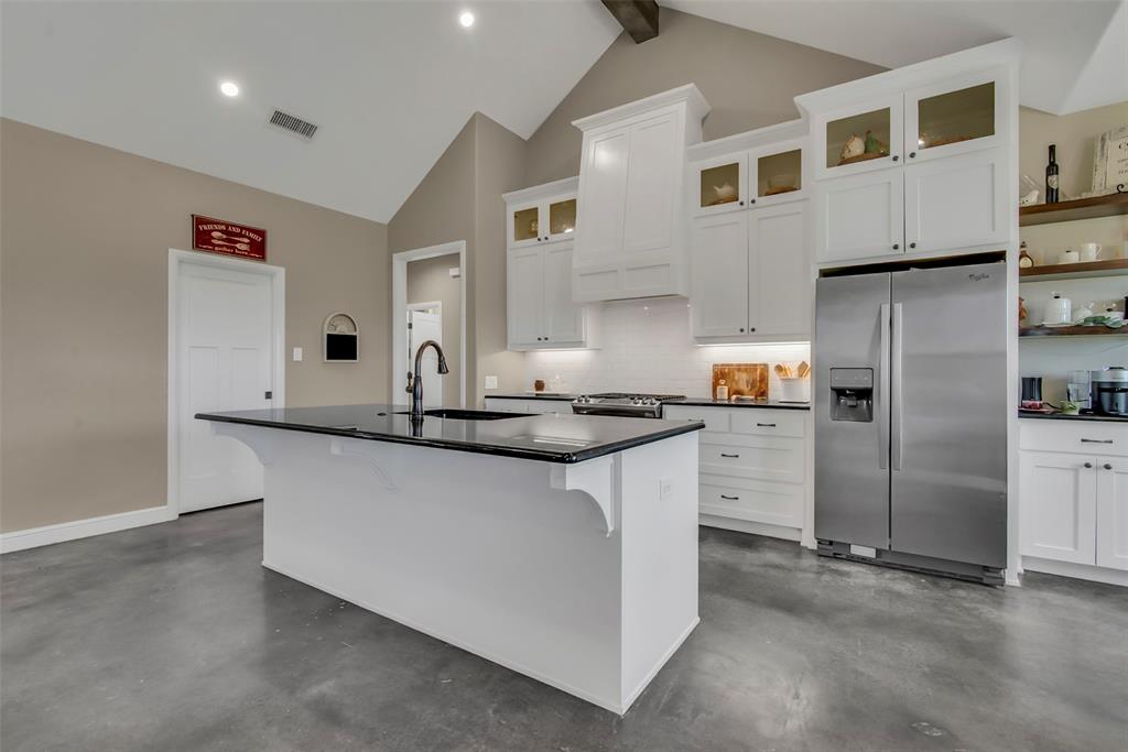 2415 Bucksnort Road Van Alstyne, TX 75495 - Photo 13 of 35