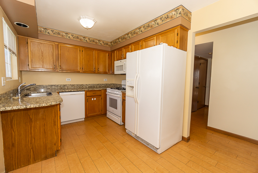 1174 Longford Road Bartlett, IL 60103 - Photo 9 of 25