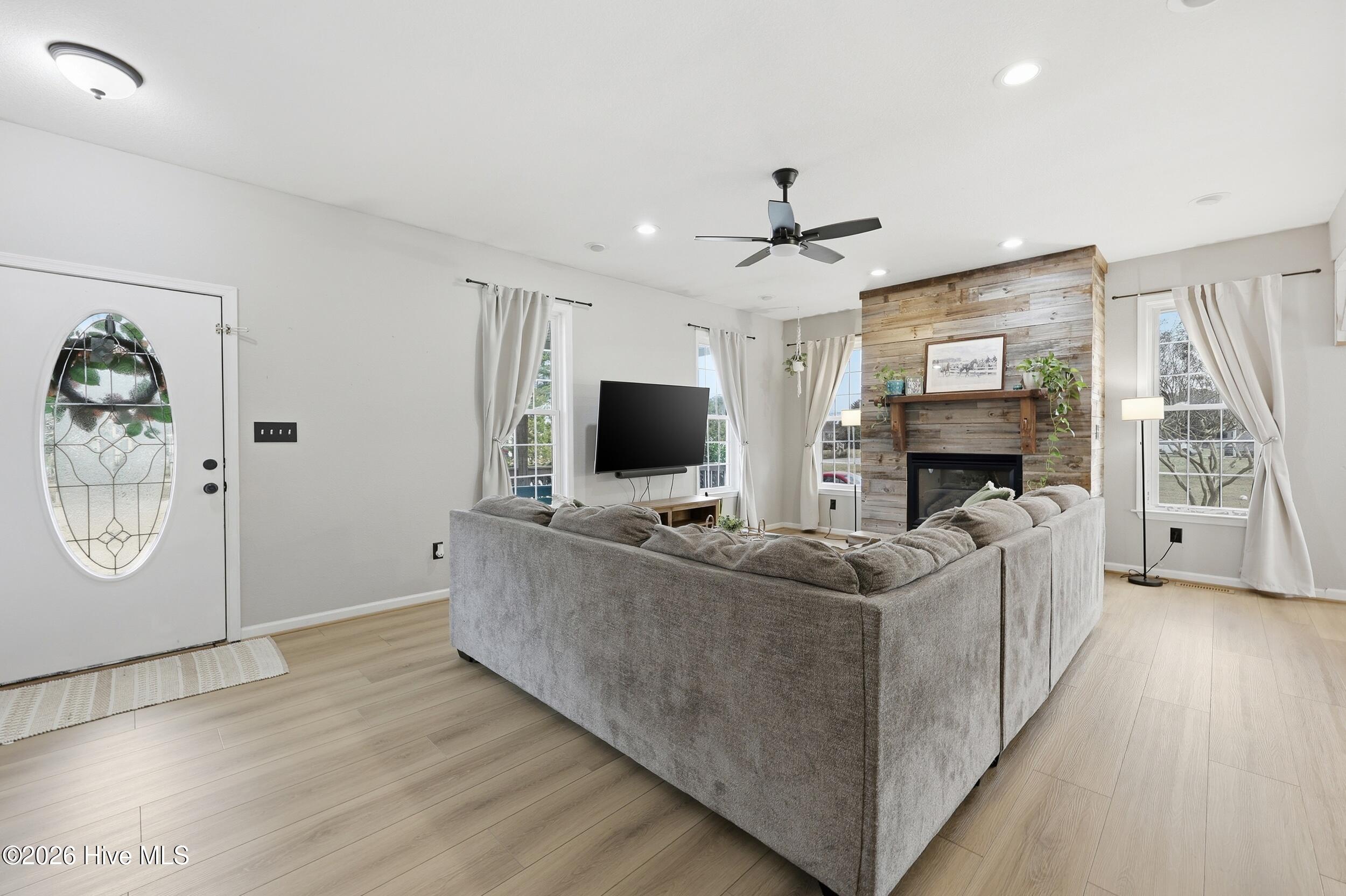 119 Lighthouse View Aydlett, NC 27916 - Photo 11 of 48 14__39a0469