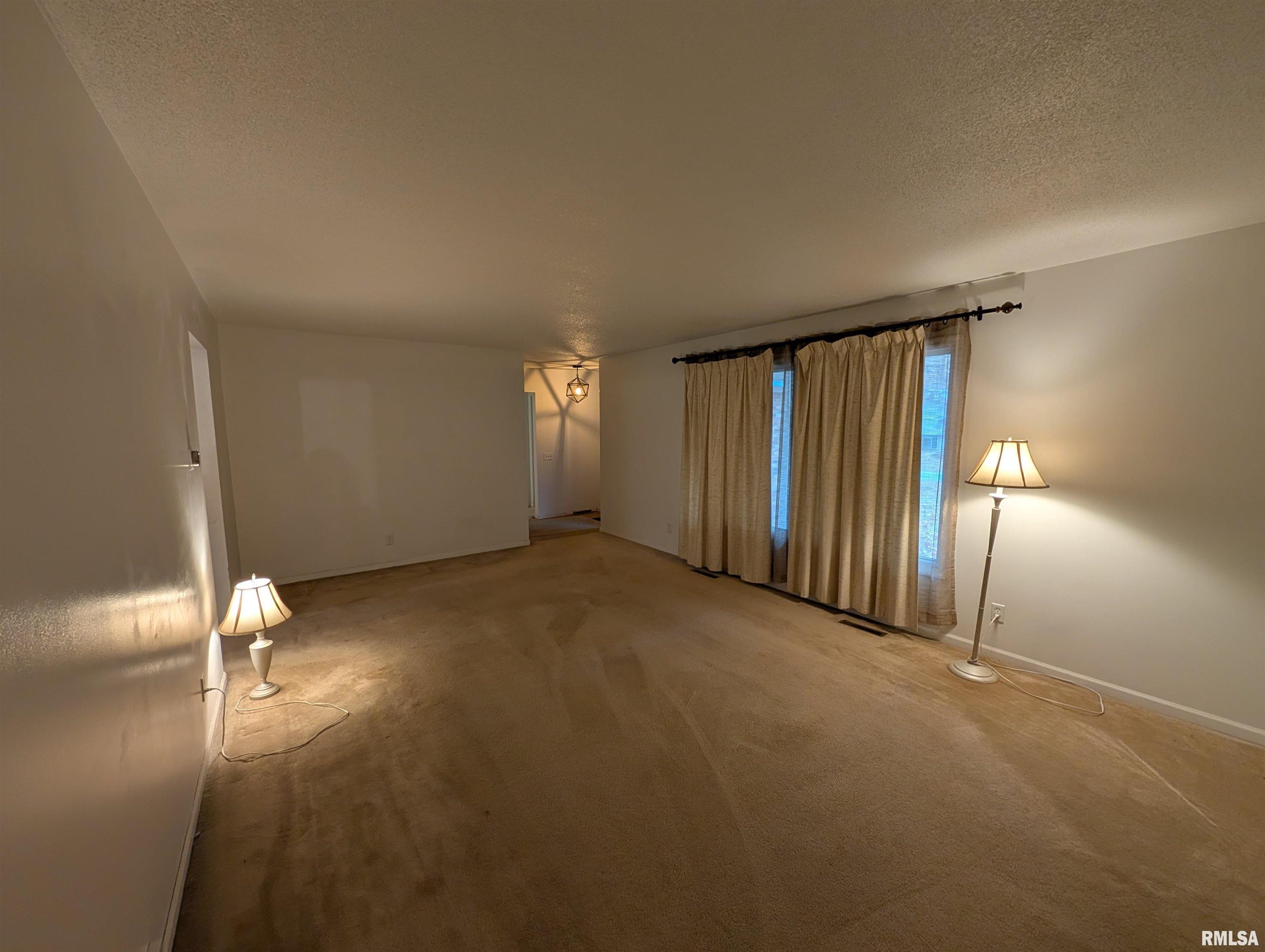 27 Mishawaka Drive Rochester, IL 62563 - Photo 8 of 30 Gallery Image 8