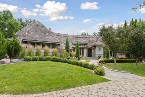 $3,200,000 | 16127 Crosby Cove, Wayzata, MN 55391