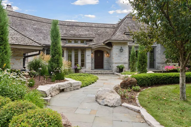 $3,200,000 | 16127 Crosby Cove, Wayzata, MN 55391