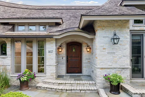 $3,200,000 | 16127 Crosby Cove, Wayzata, MN 55391