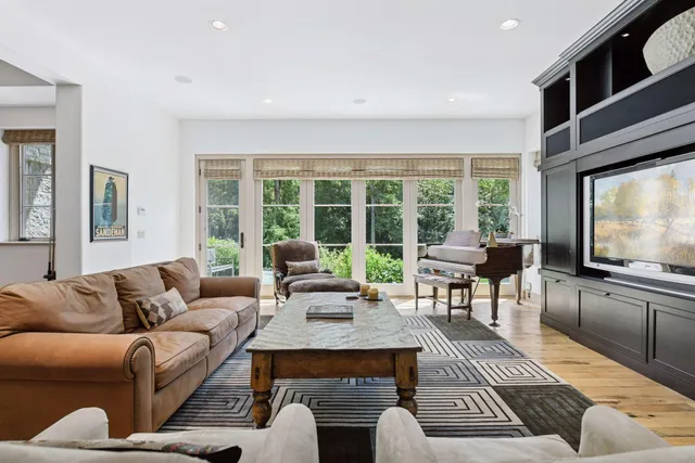 $3,200,000 | 16127 Crosby Cove, Wayzata, MN 55391