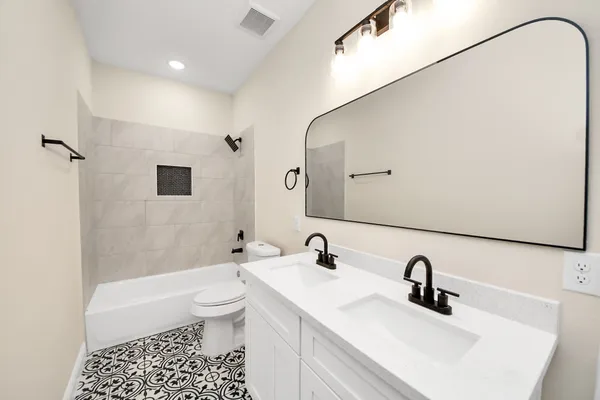 $2,450 | 3810 Hiford Drive, Unit A, Houston, TX 77047