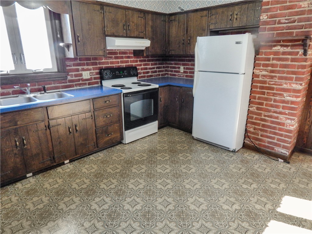 11 Summer Street Westerly, RI 02891 - Photo 17 of 25 2nd Floor