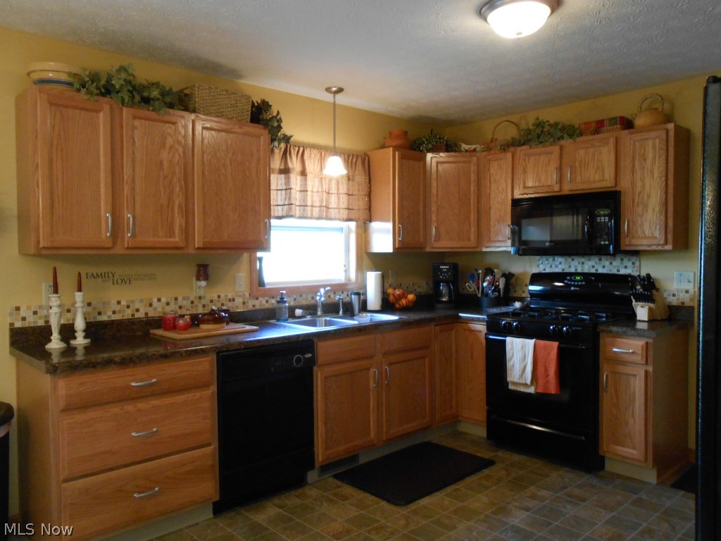 5827 Ridge Road Wadsworth, OH 44281 - Photo 14 of 25