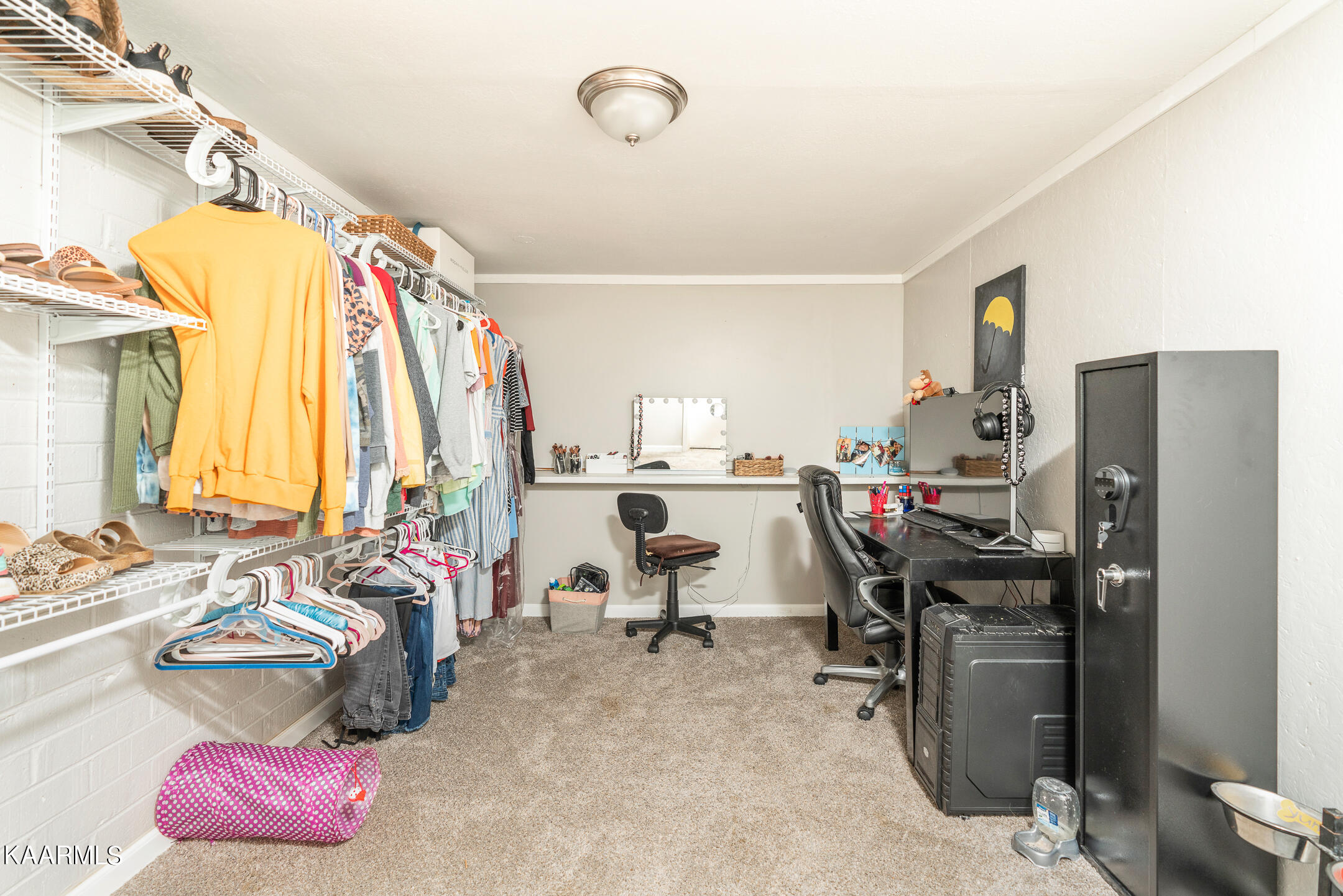 150 Yarnell Road Clinton, TN 37716 - Photo 9 of 16 Primary closet