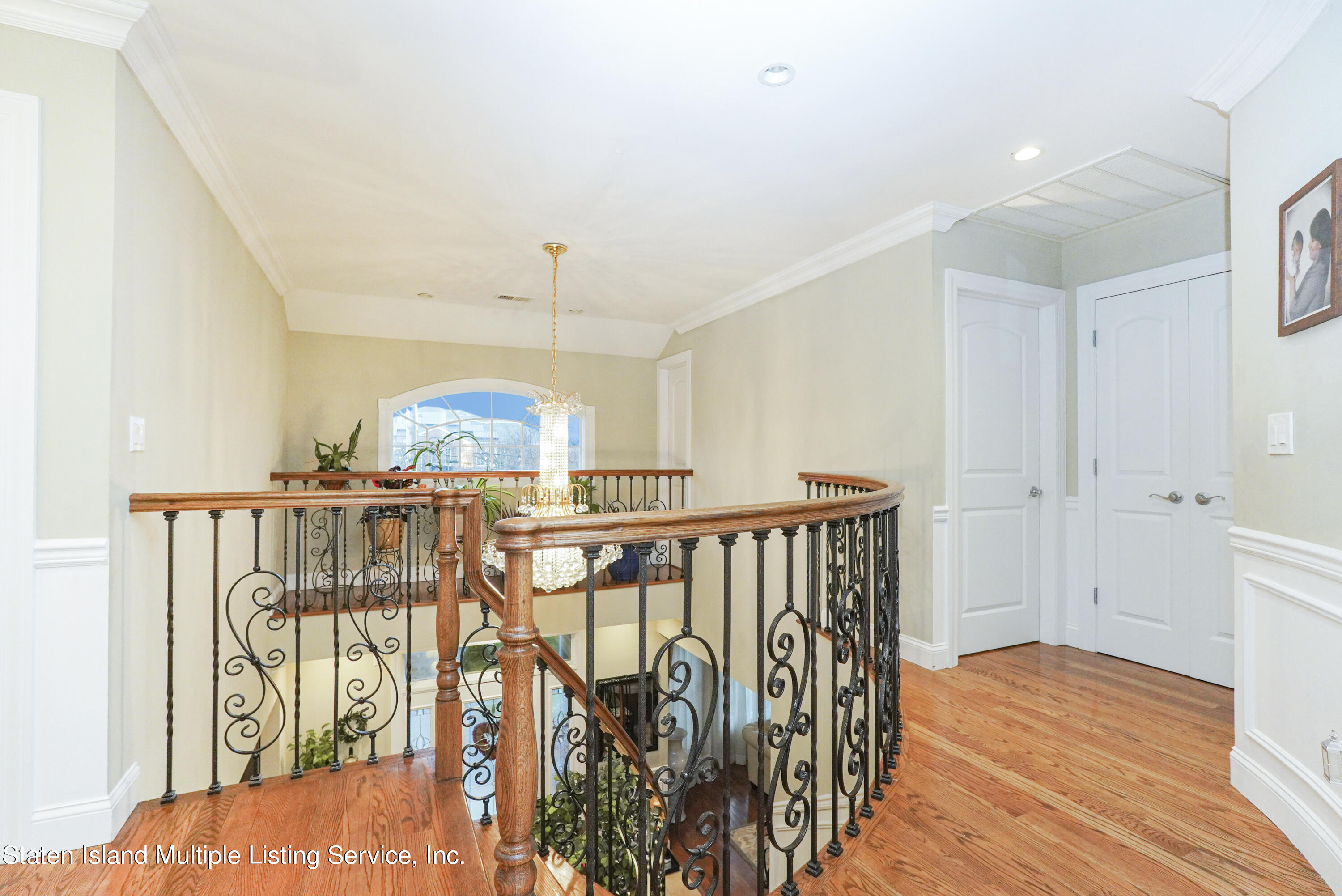 20 Kenneth Place Staten Island, NY 10309 - Photo 24 of 52 a view of entryway with wooden floor