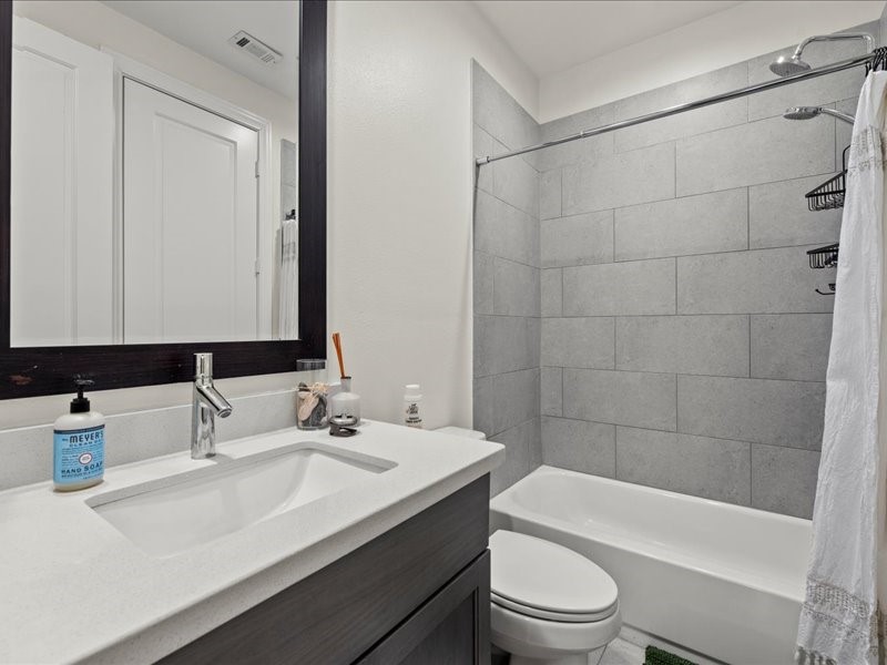 2605 Maxroy Street Houston, TX 77007 - Photo 13 of 36
