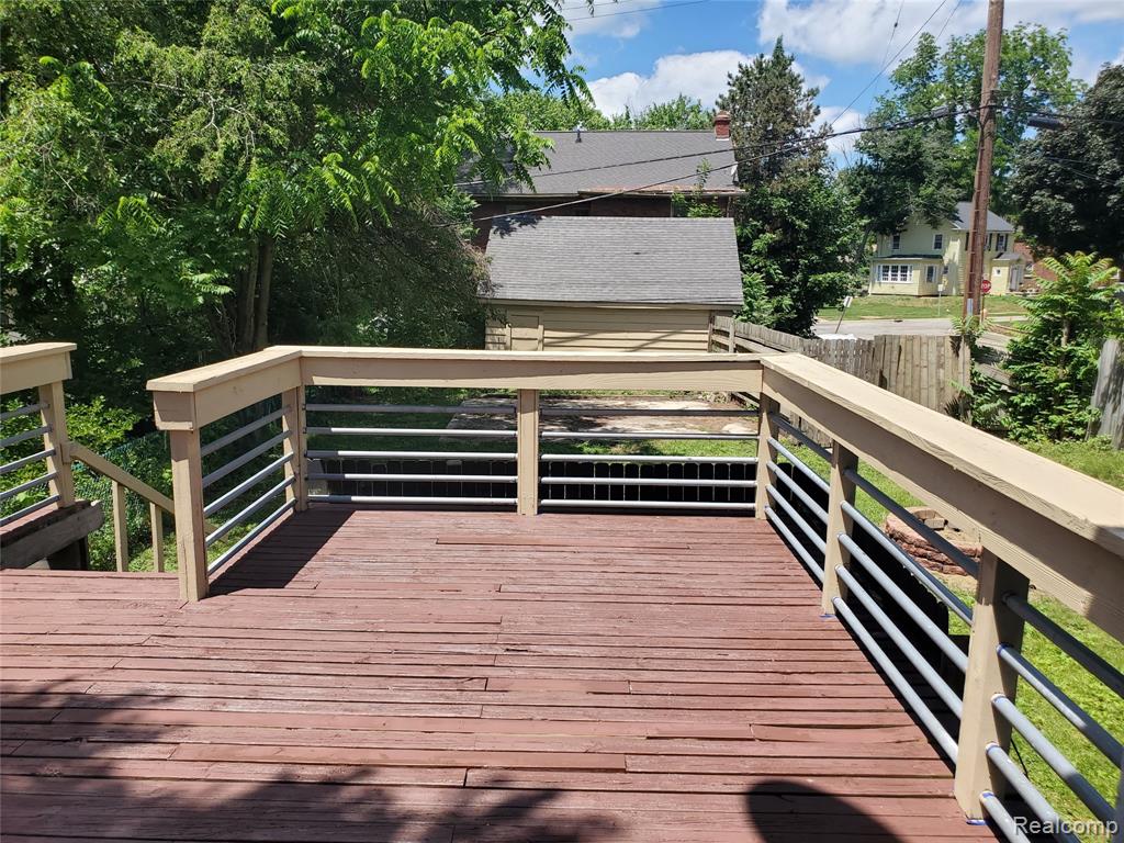 358 West Iroquois Road Pontiac, MI 48341 - Photo 25 of 29