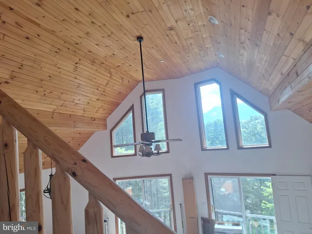 a view of entryway with a front door