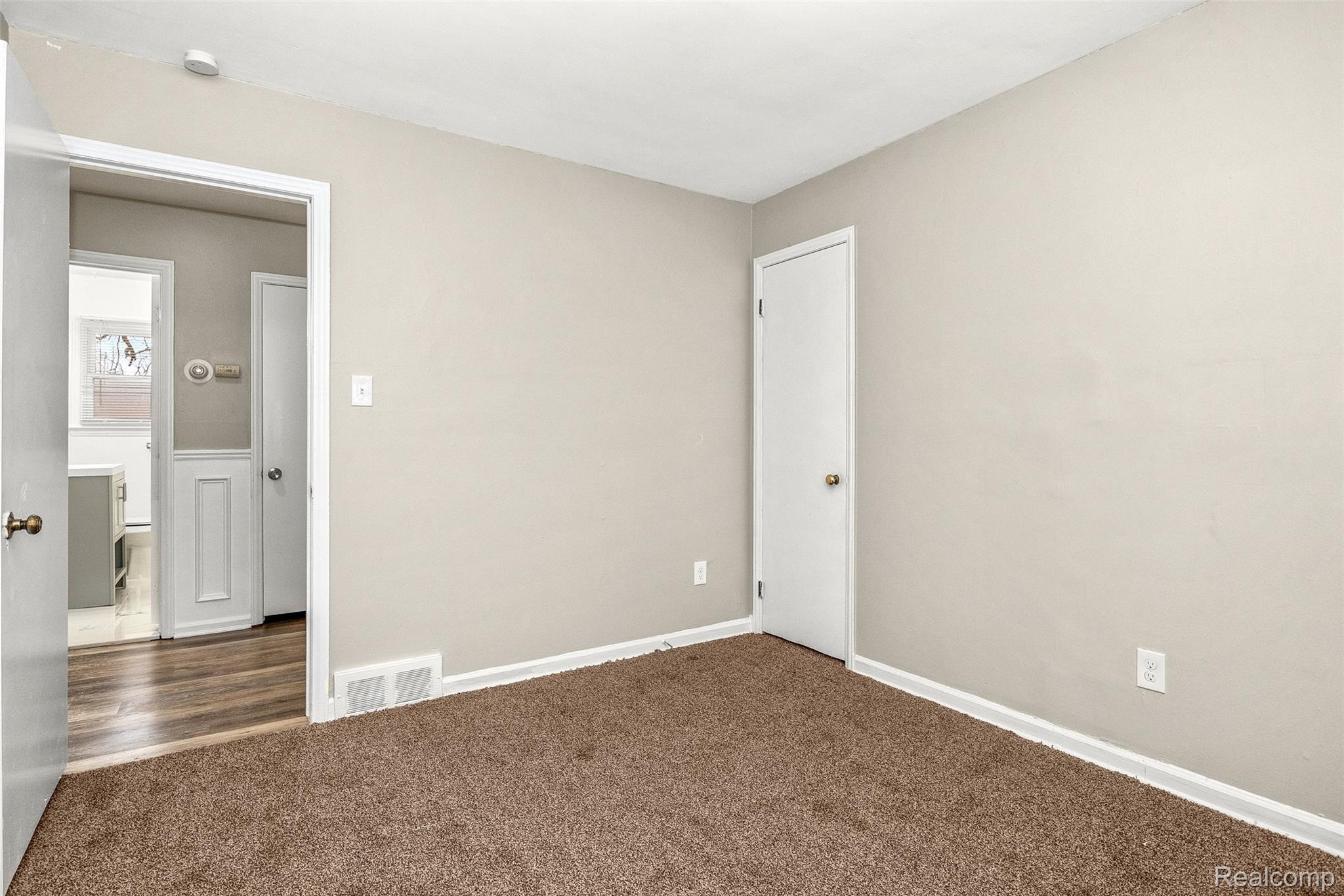 29737 Spring Arbor Drive Inkster, MI 48141 - Photo 15 of 31 16.jpg