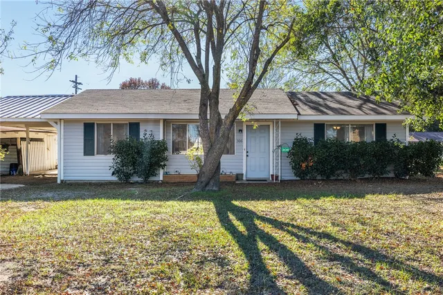 $1,100 | 306 Poor Farm Road, Caldwell, TX 77836