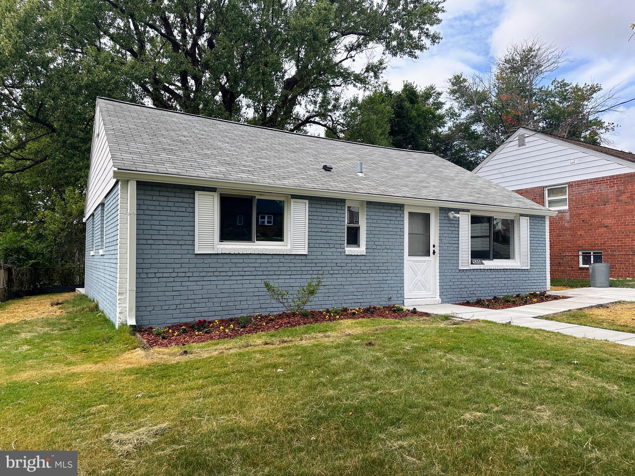 6937 Decatur Place Hyattsville, MD 20784 - Photo 2 of 17