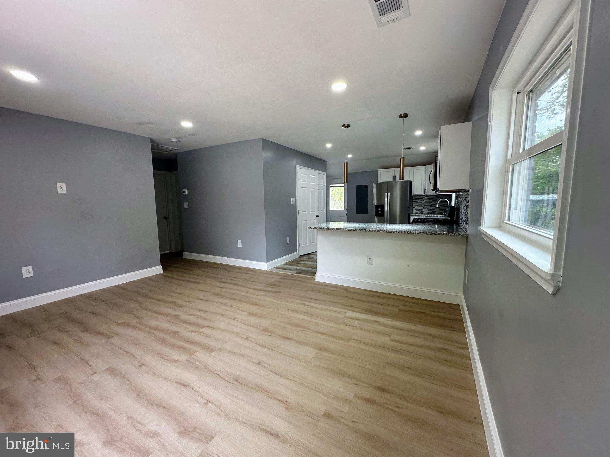 6937 Decatur Place Hyattsville, MD 20784 - Photo 4 of 17