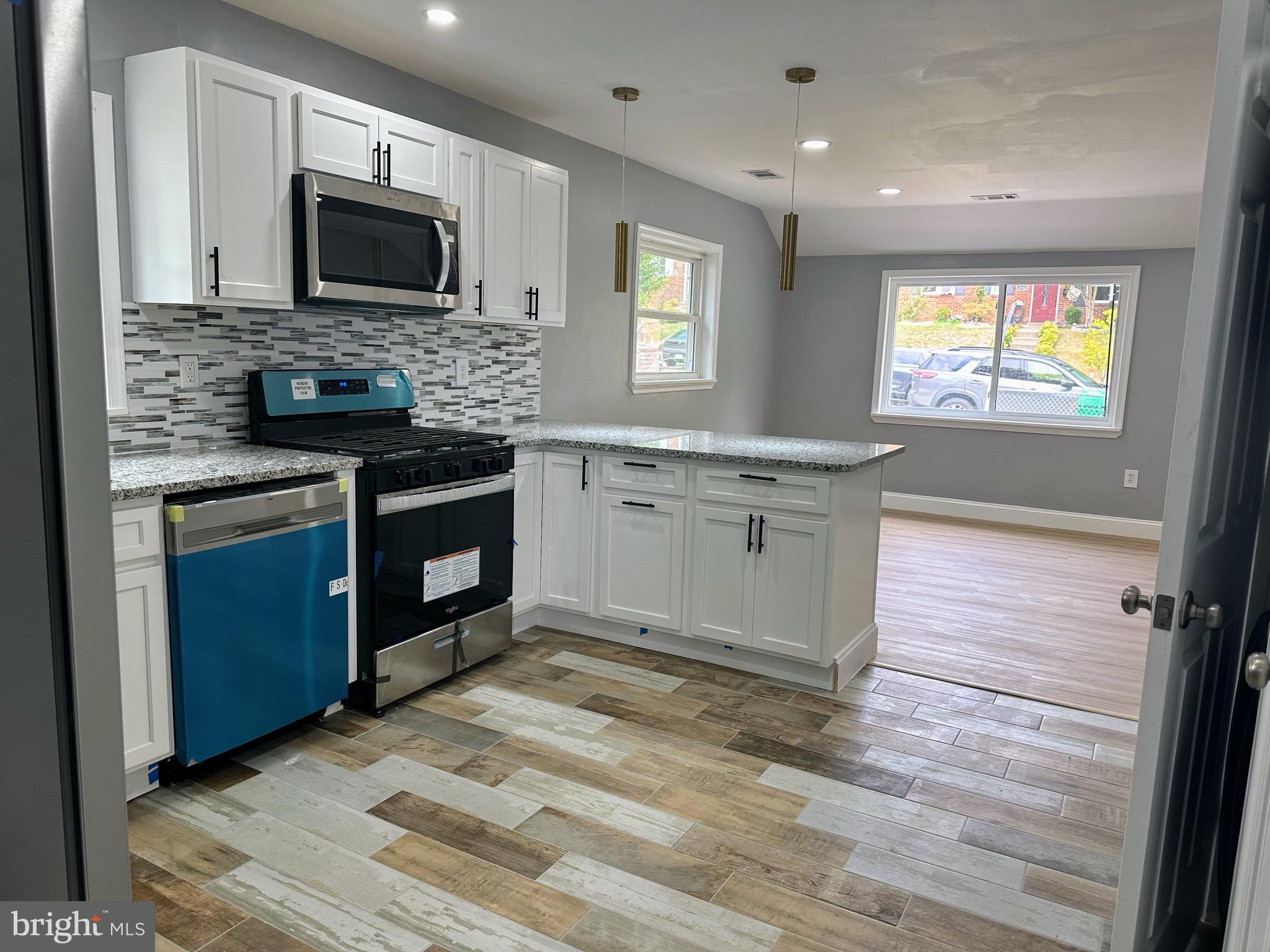 6937 Decatur Place Hyattsville, MD 20784 - Photo 8 of 17