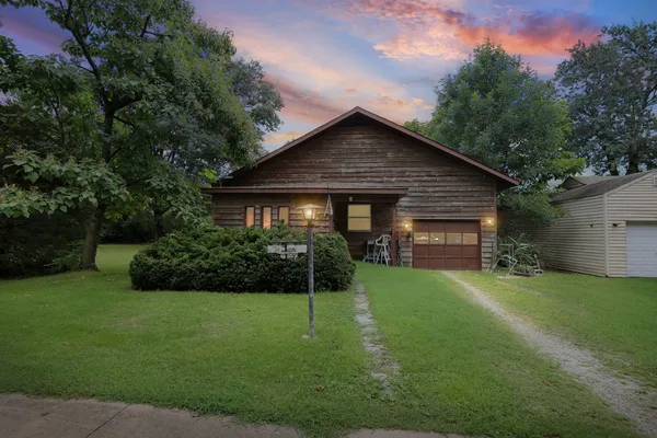 $160,000 | 811 South Lincoln Boulevard, Centralia, IL 62801