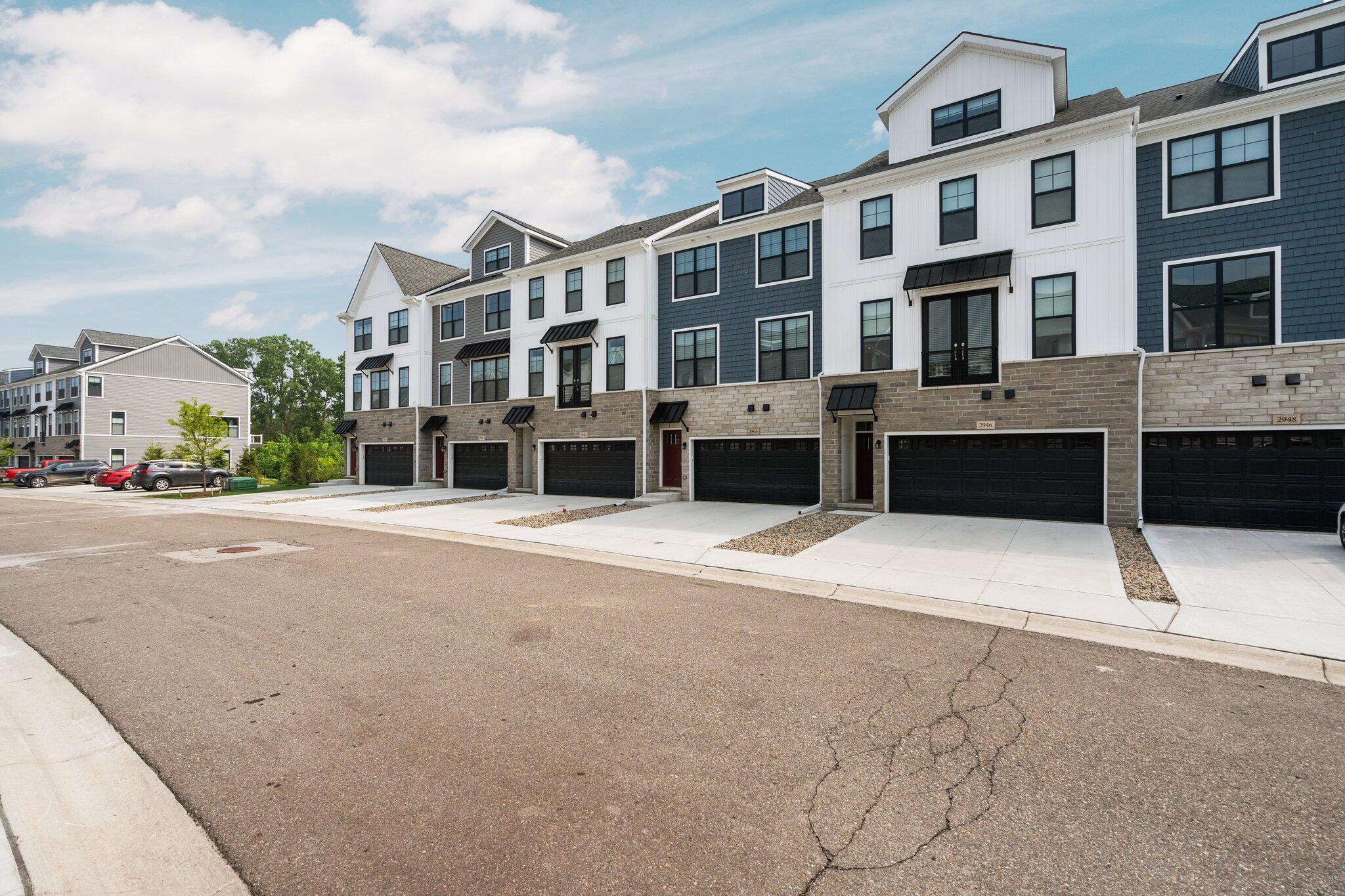 2946 Corston Road Ann Arbor, MI 48105 - Photo 1 of 60 79-web-or-mls-DSC09314