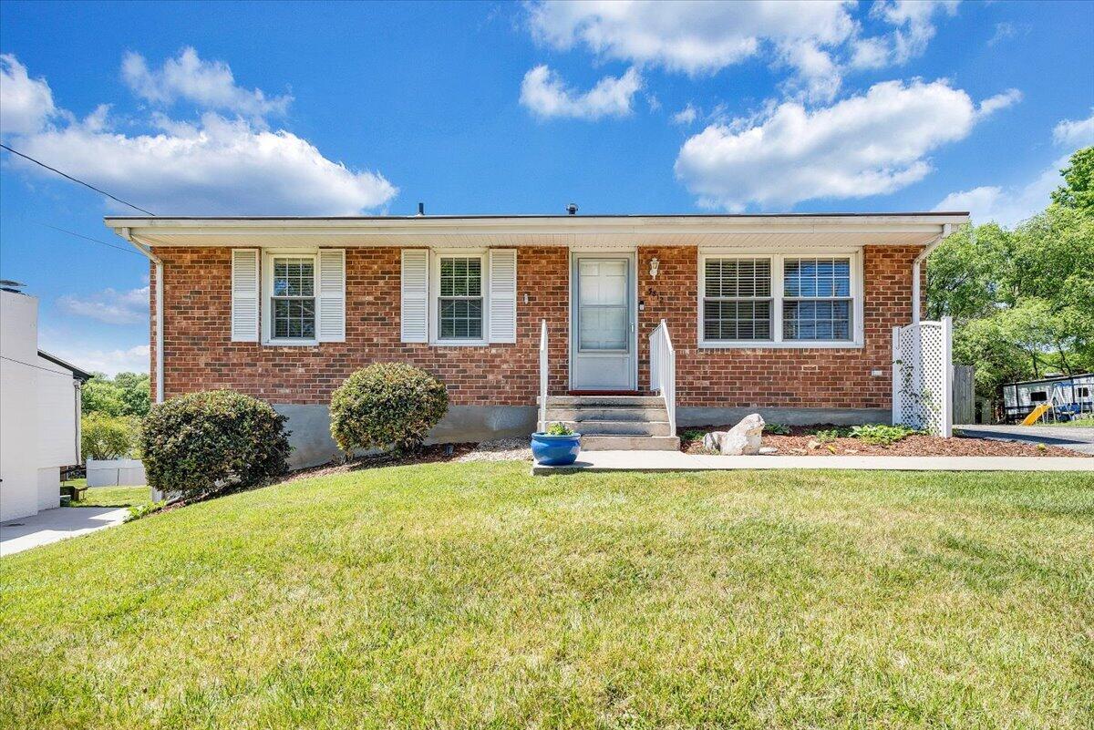 5812 Cove Road Roanoke, VA 24019 - Photo 1 of 28 01-MIB02710-R5
