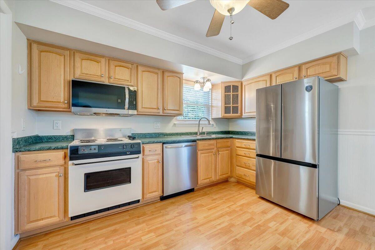5812 Cove Road Roanoke, VA 24019 - Photo 4 of 28 09-MIB02608