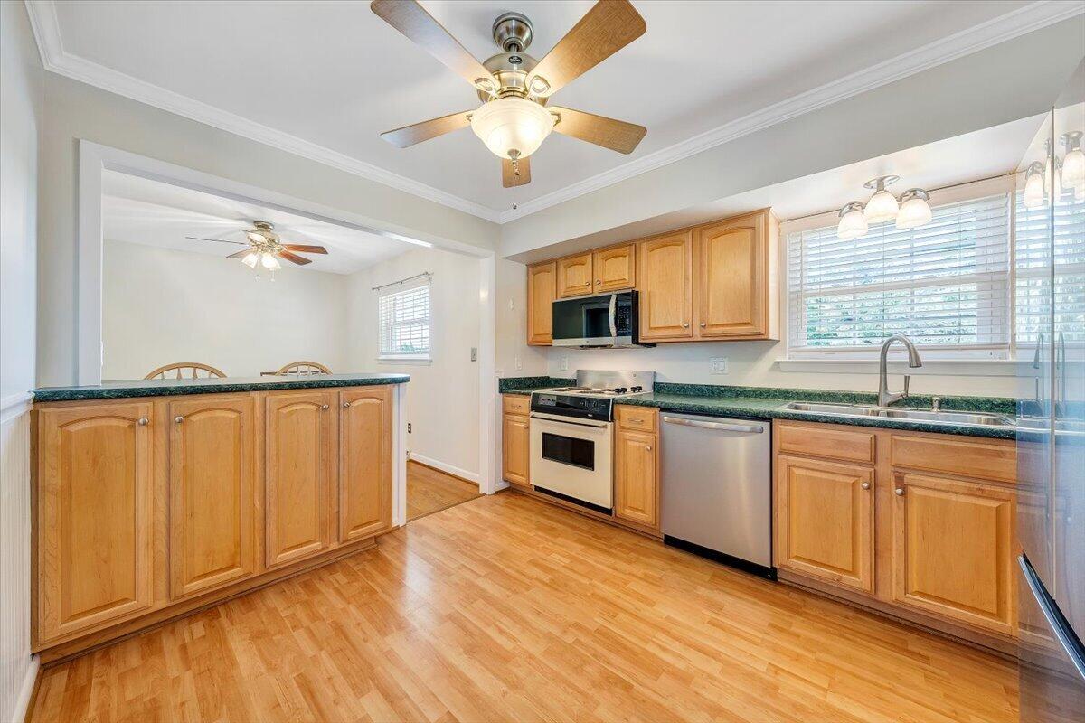 5812 Cove Road Roanoke, VA 24019 - Photo 5 of 28 10-MIB02599