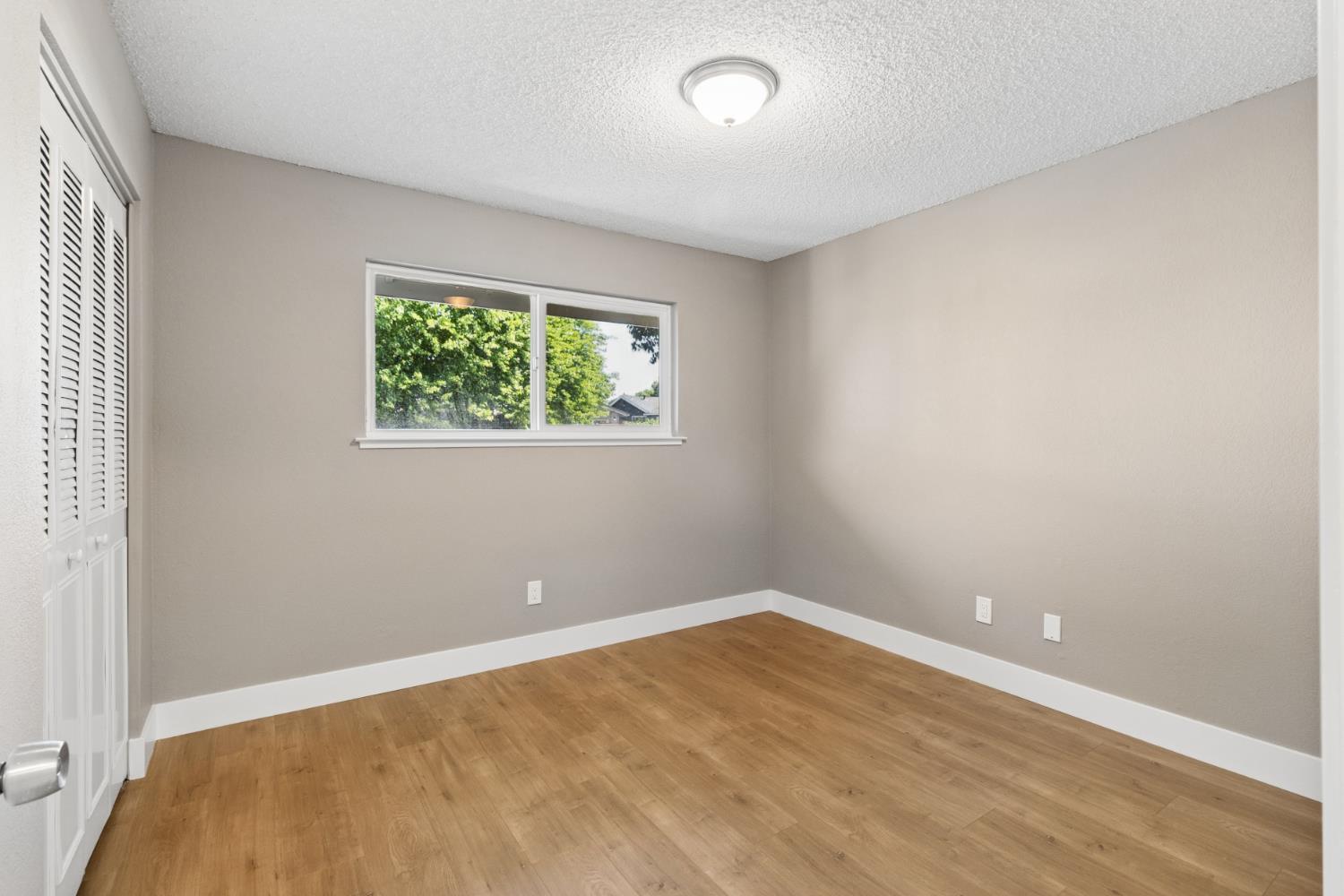 7249 Windjammer Way Citrus Heights, CA 95621 - Photo 31 of 41 an empty room with a window