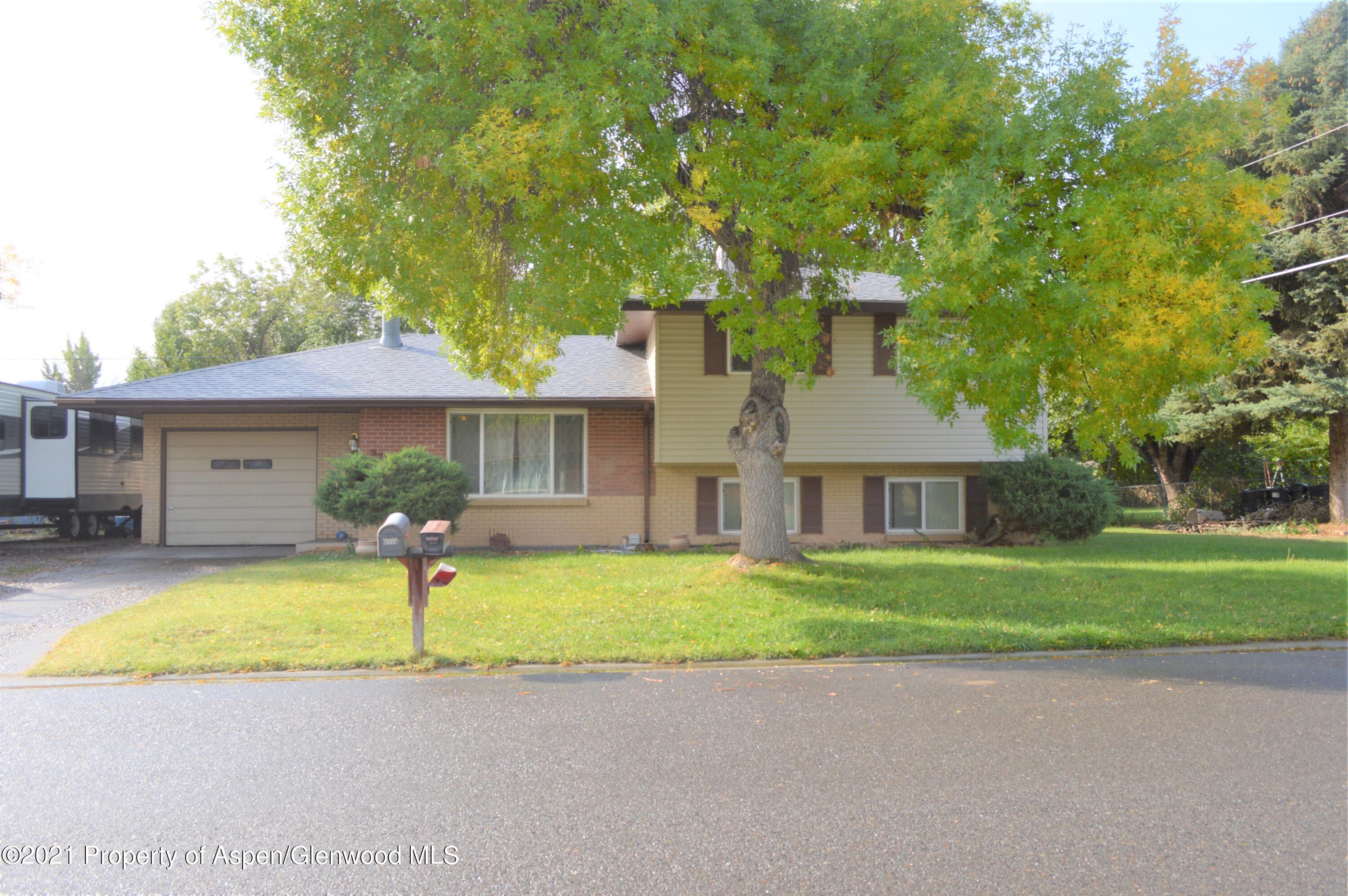 2113 Yosemite Road Grand Junction, CO 81507 - Photo 6 of 38 DSC_0067 (2)