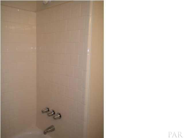 6541 Oakcliff Road Pensacola, FL 32526 - Photo 15 of 17 Another View of 2nd Bath