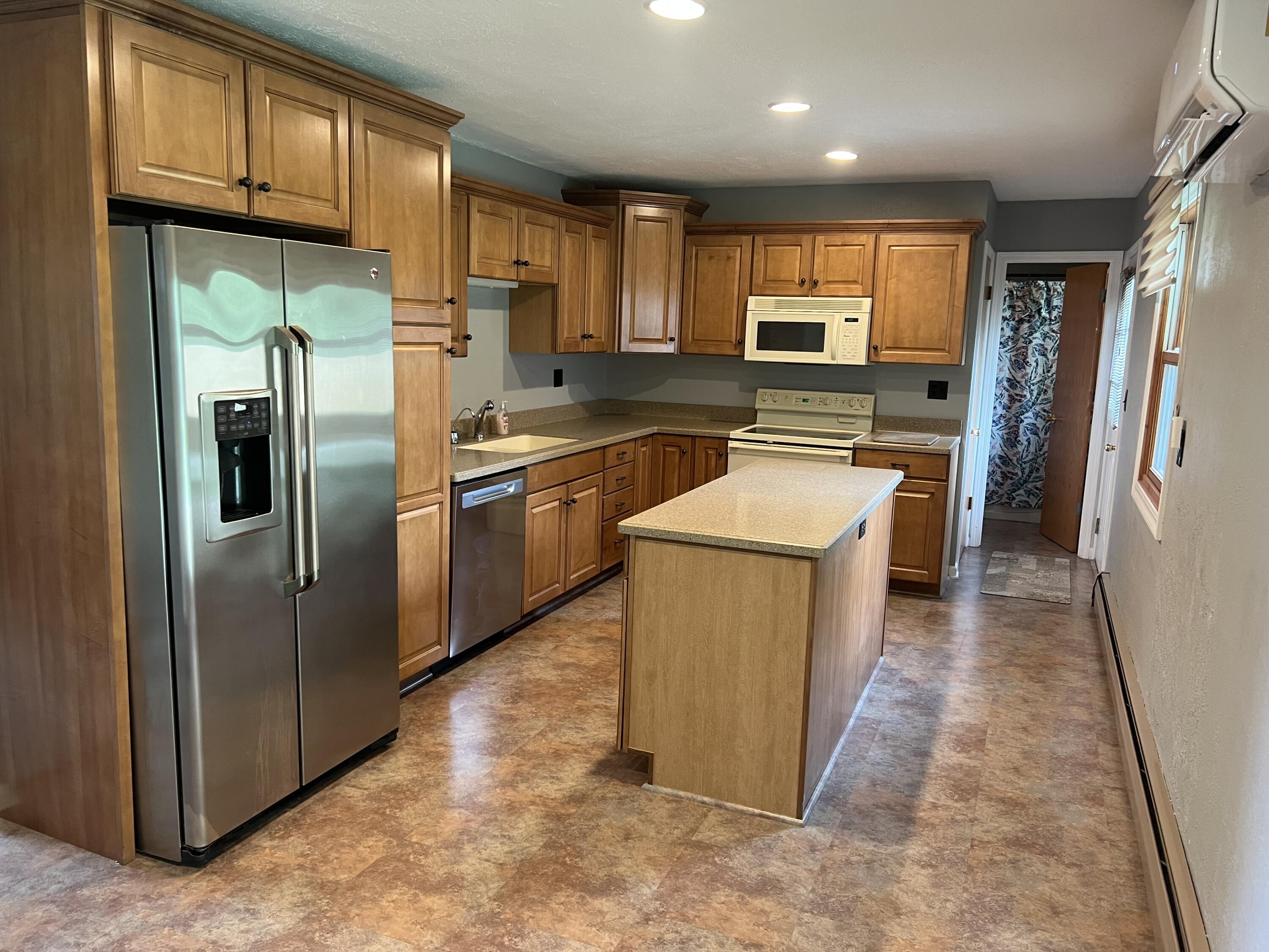 152 West Chicago Road Coldwater, MI 49036 - Photo 2 of 25 IMG_6733