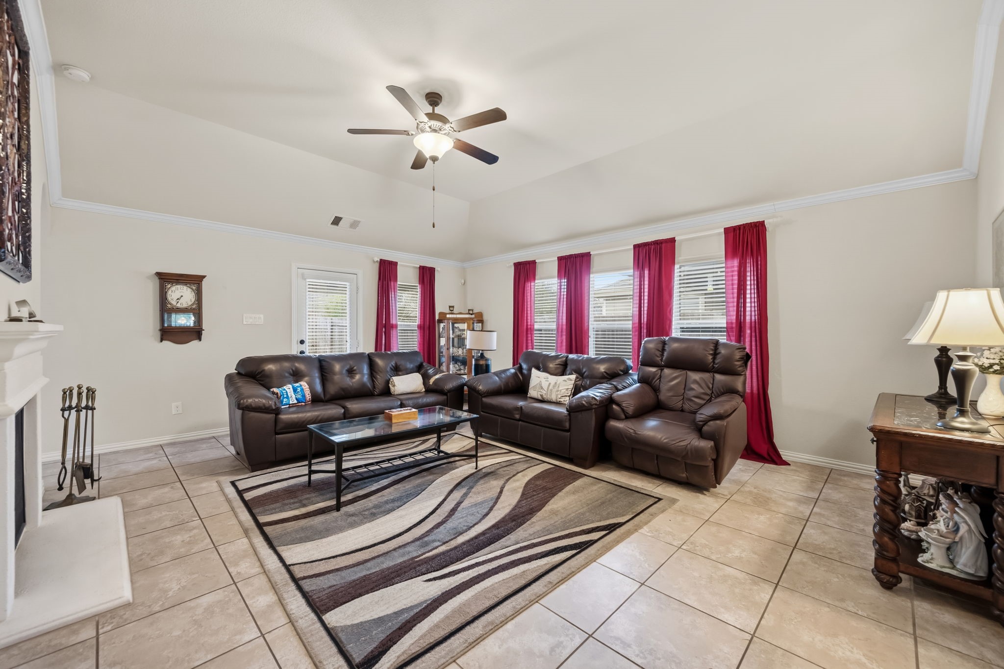 24118 McKinzie Ridge Drive Porter, TX 77365 - Photo 5 of 25 a living room with furniture and a chandelier