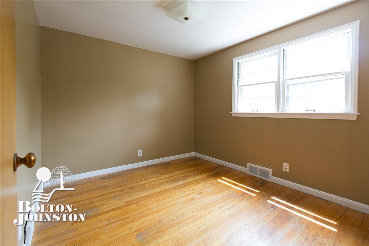 199 Ridgemont Road Grosse Pointe, MI 48236 - Photo 12 of 20 31325080-11.JPG