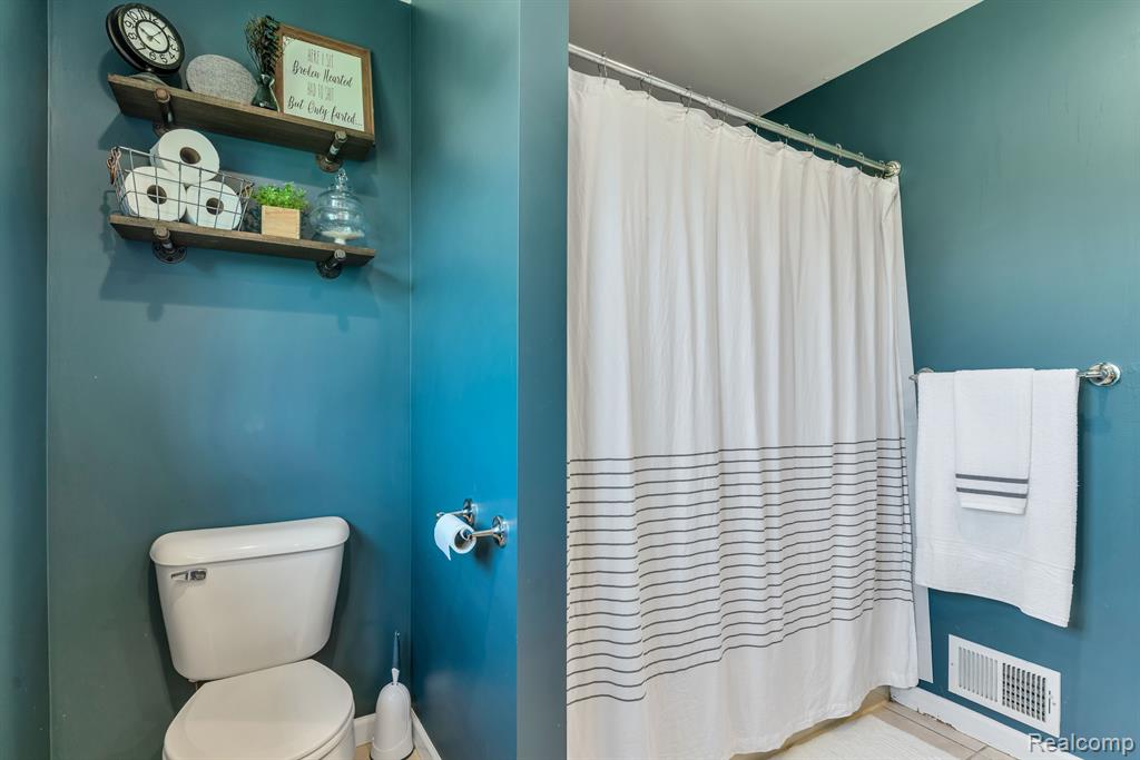 14278 McCaslin Lake Road Linden, MI 48451 - Photo 26 of 48 Gallery Image 26