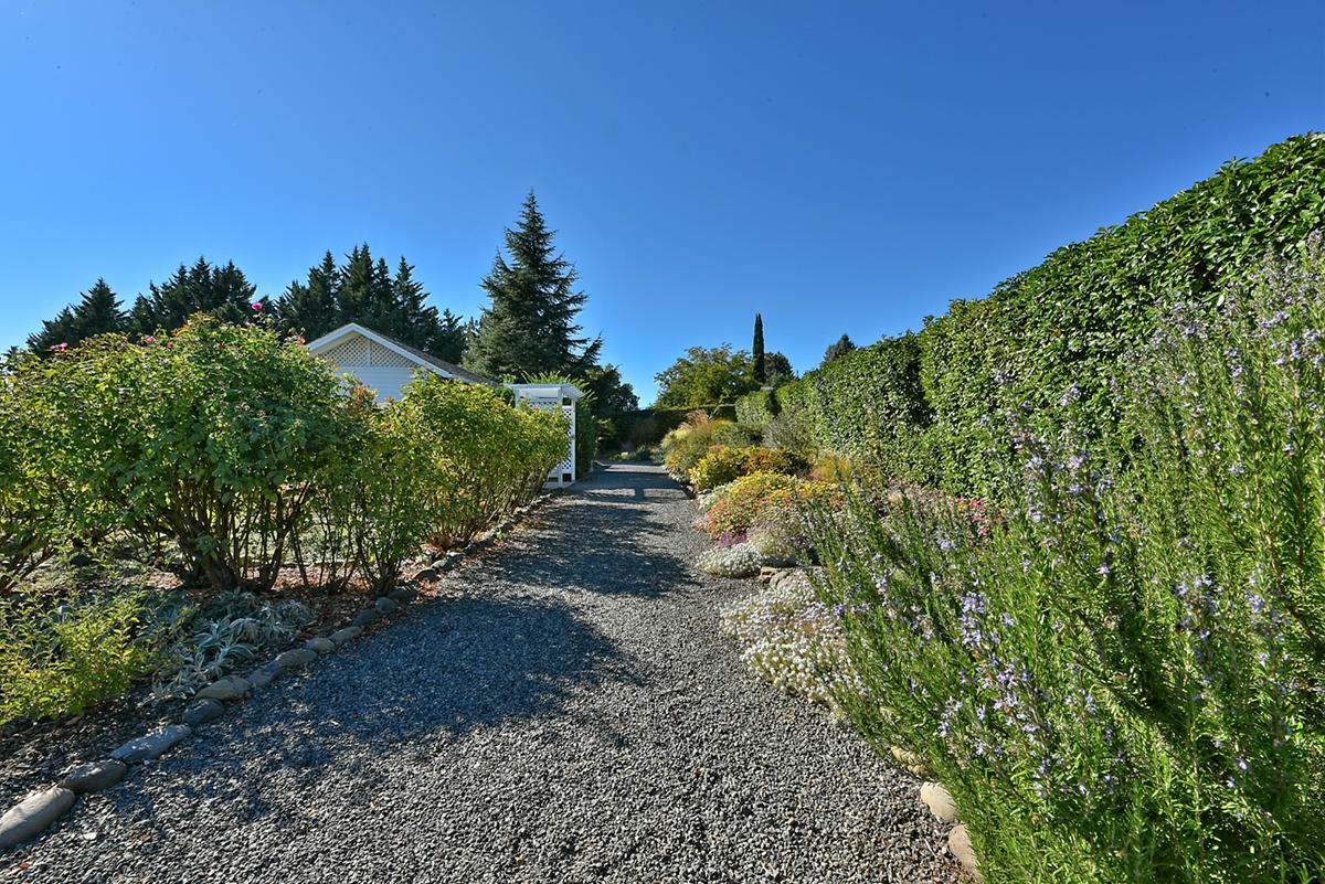 2105 Coker Butte Road Medford, OR 97504 - Photo 18 of 56 18