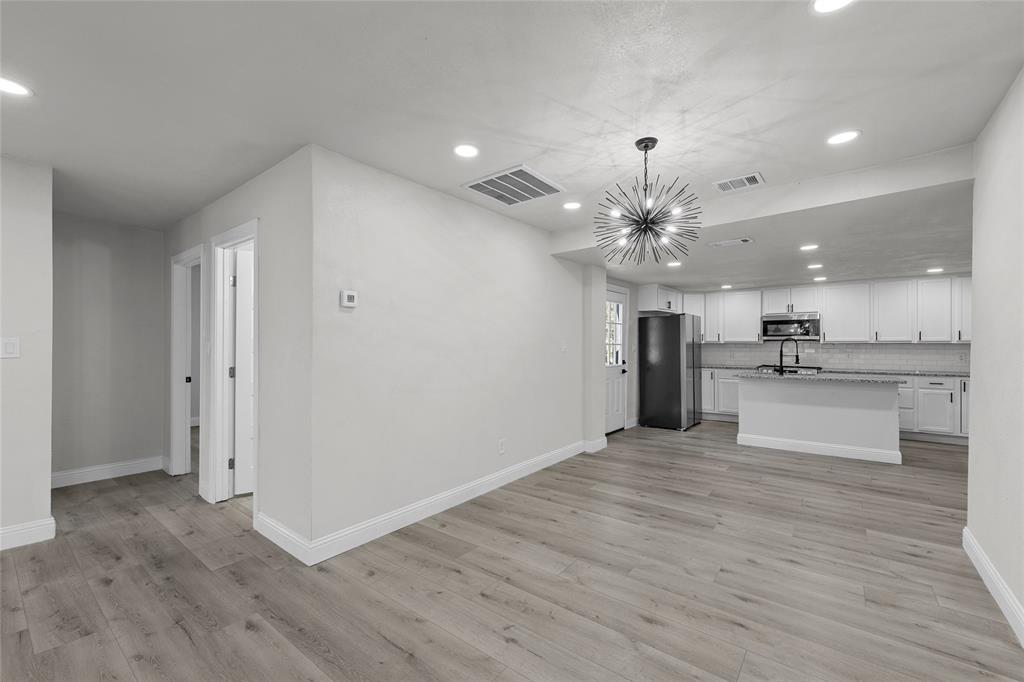 3530 Bluebird Street Bellmead, TX 76705 - Photo 5 of 24