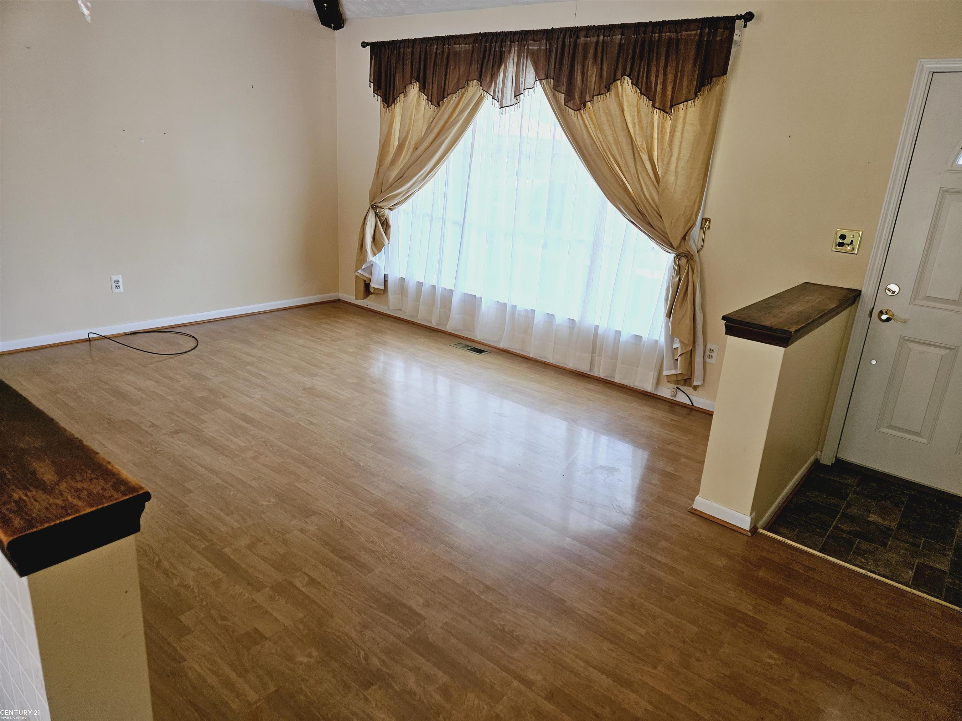 11007 Racine Road Warren, MI 48093 - Photo 4 of 34