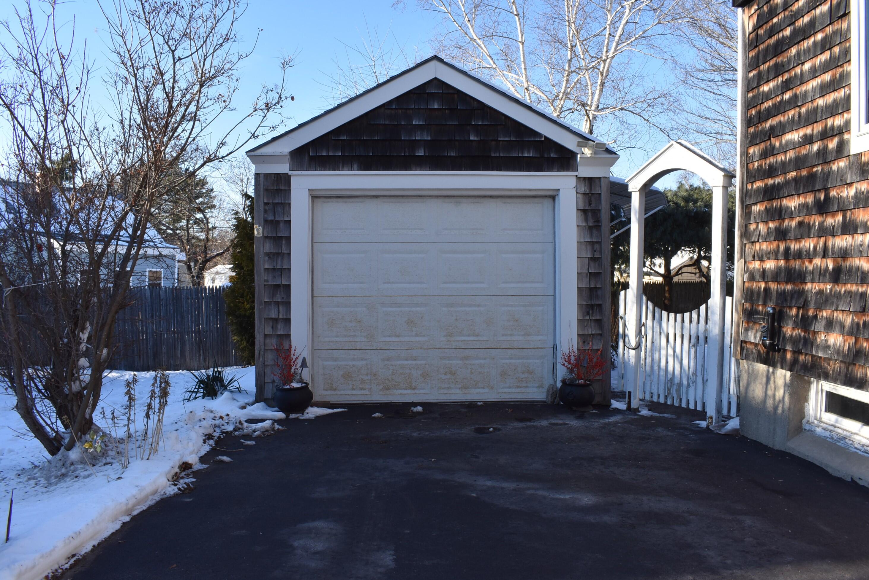 428 Allen Avenue Portland, ME 04103 - Photo 7 of 85 Garage Door