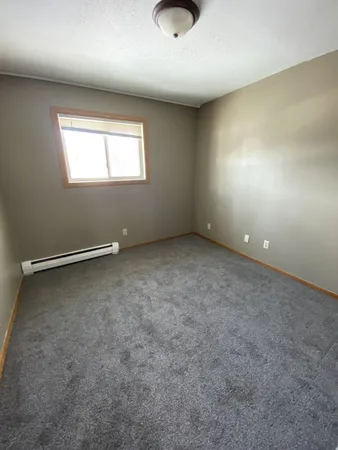 $850 | 901 Pearl Avenue, Unit 208, Marshall, MN 56258