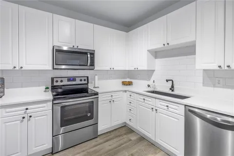 $200,000 | 4221 West Spruce Street, Unit 1325, Tampa, FL 33607