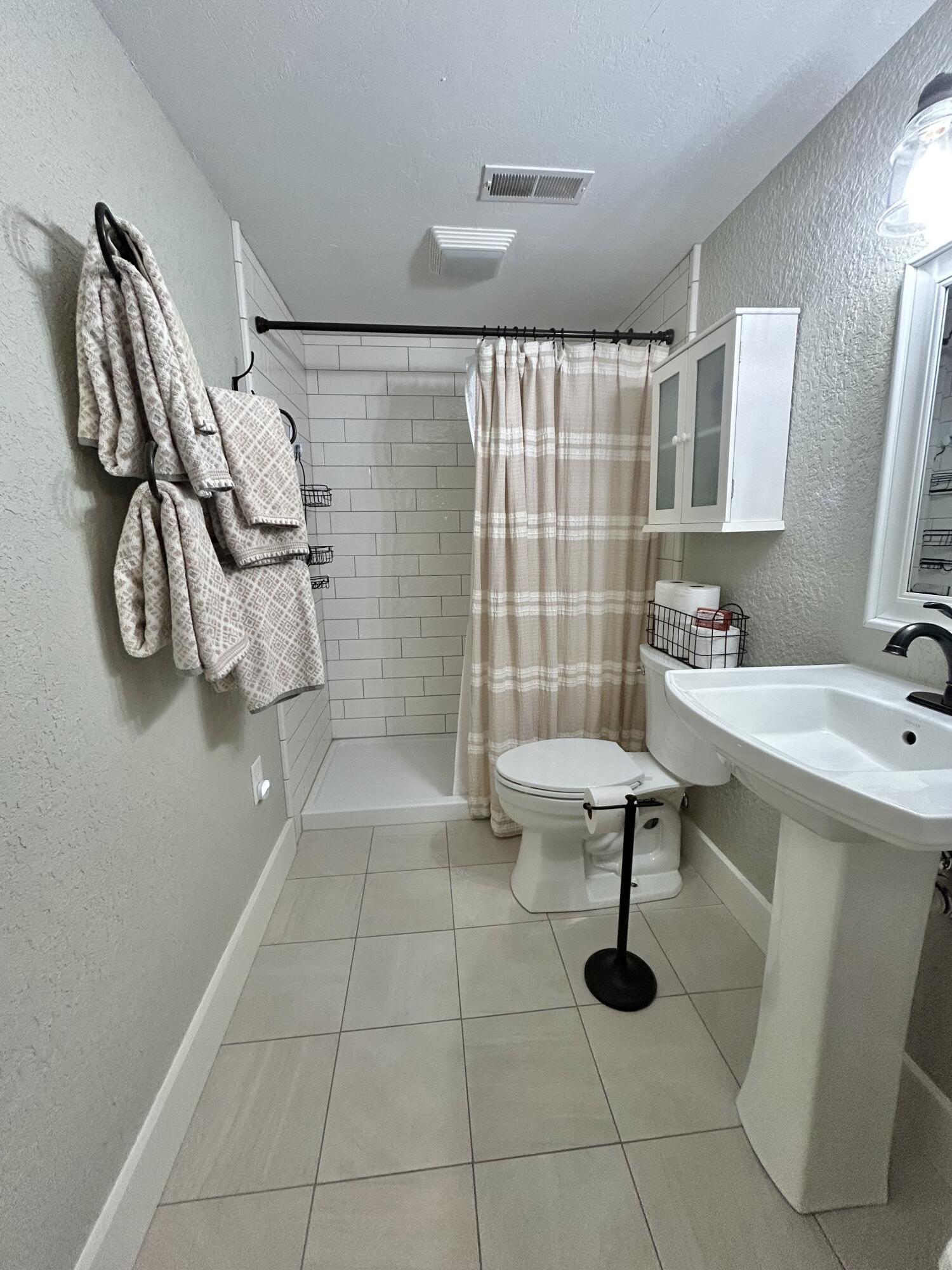 2244 Lorenson Road Muskegon, MI 49445 - Photo 31 of 65 IMG_E1284