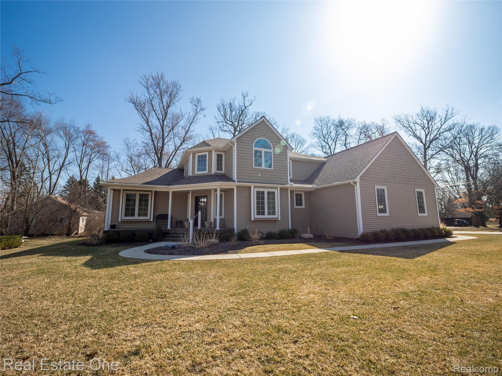 449 Willard Avenue Rochester, MI 48307 - Photo 3 of 53 Stunning Maintenance Free Living .jpg