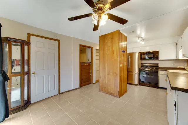 $260,000 | 5 Cour Caravelle, Palos Hills, IL 60465