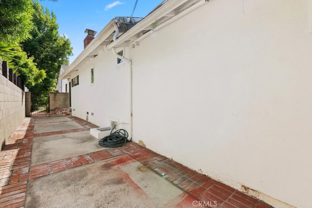 482 Abbie Way Costa Mesa, CA 92627 - Photo 32 of 37