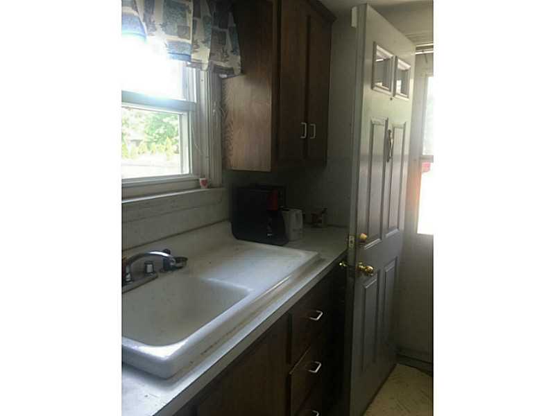 71 Strawberry Field Road Warwick, RI 02886 - Photo 8 of 20 Kitchen.