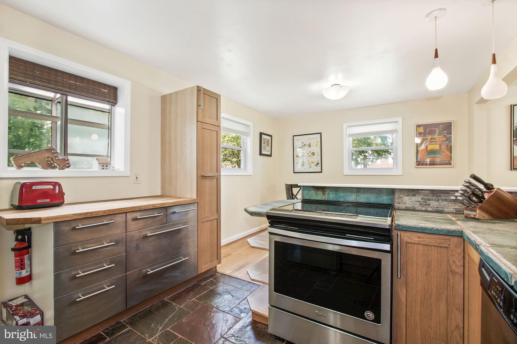 900 Snure Road Silver Spring, MD 20901 - Photo 9 of 30 Gallery Image 9