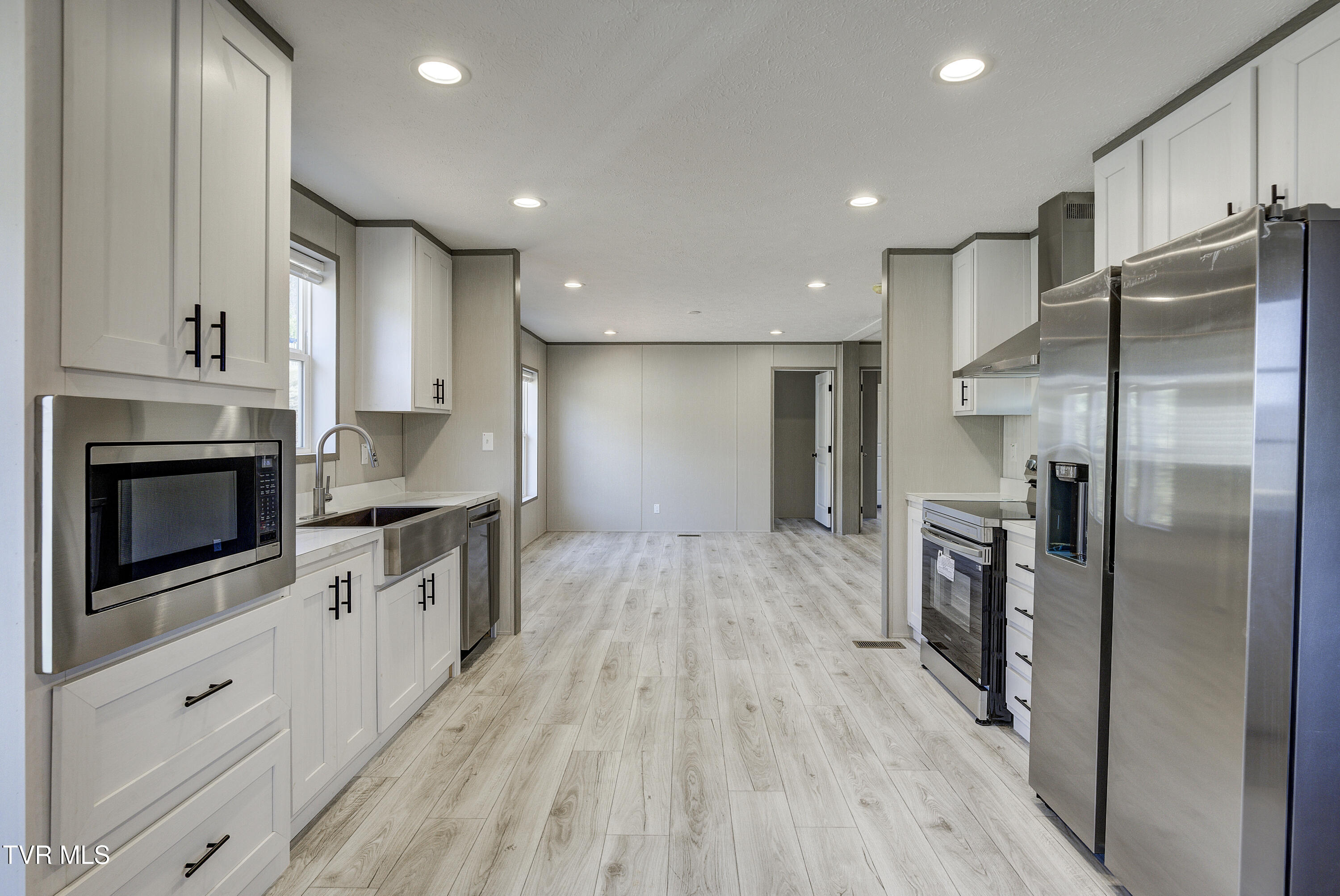 206 Florida Avenue Erwin, TN 37650 - Photo 10 of 30 Kitchen