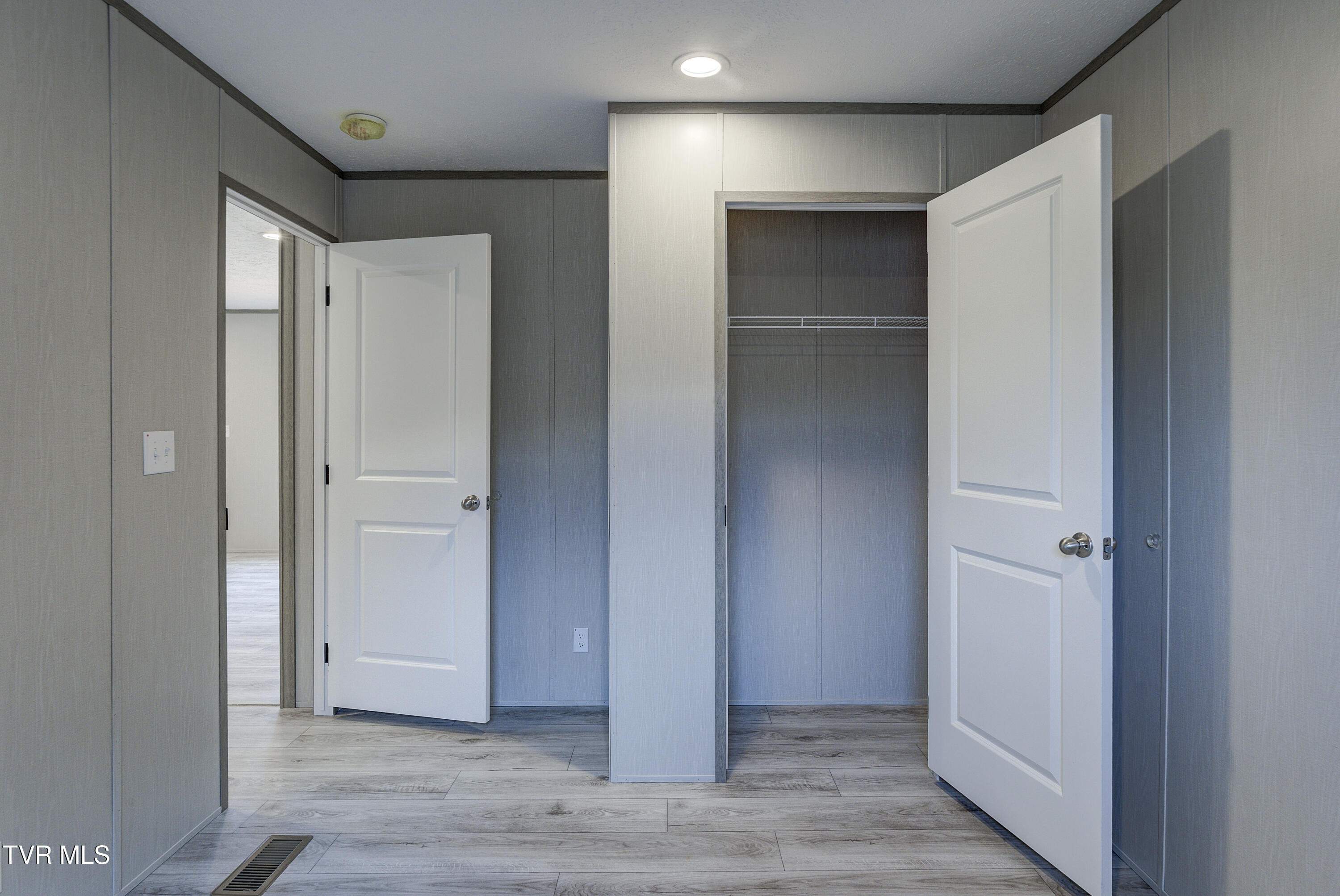 206 Florida Avenue Erwin, TN 37650 - Photo 20 of 30 Bed 3