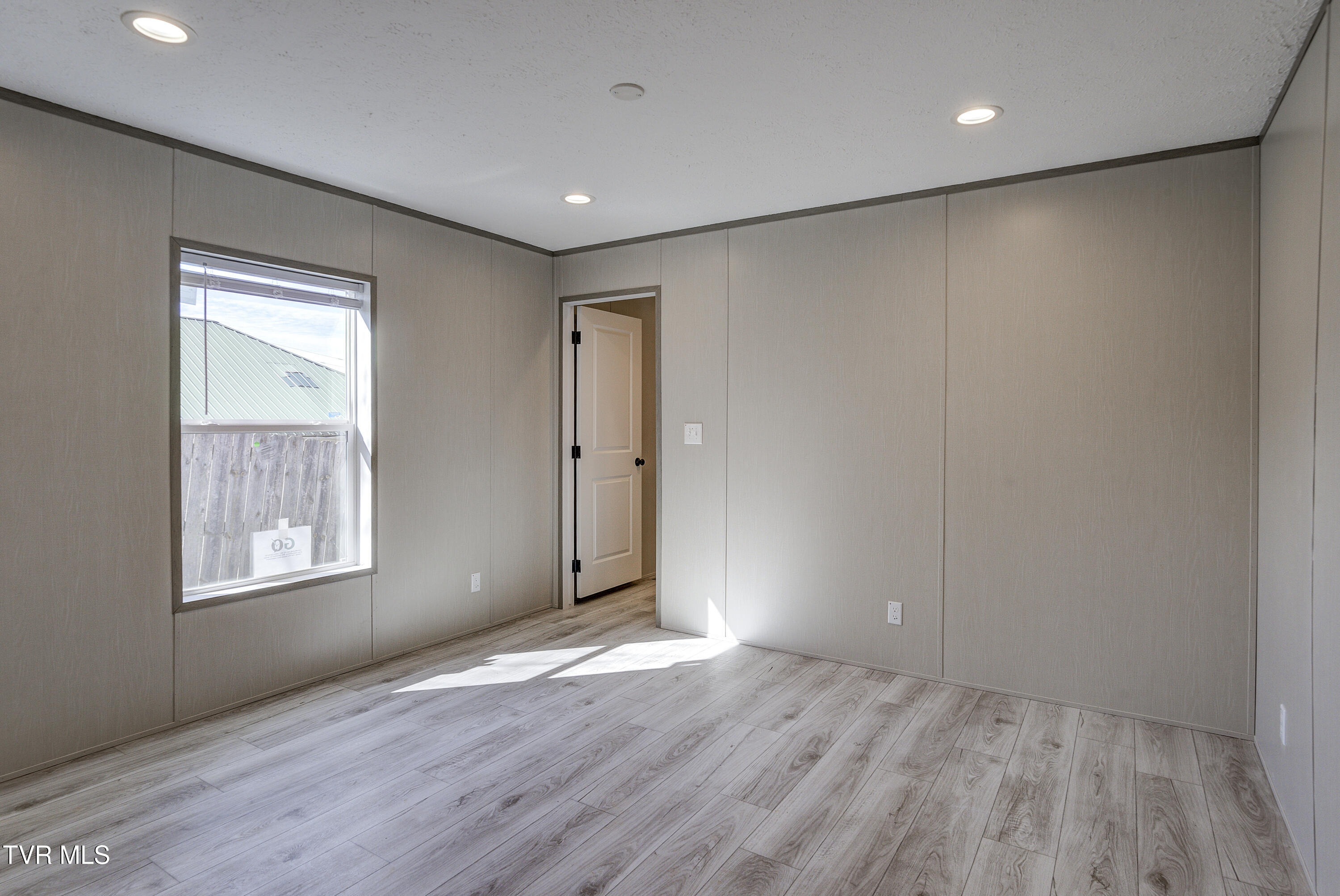 206 Florida Avenue Erwin, TN 37650 - Photo 21 of 30 Primary Bed